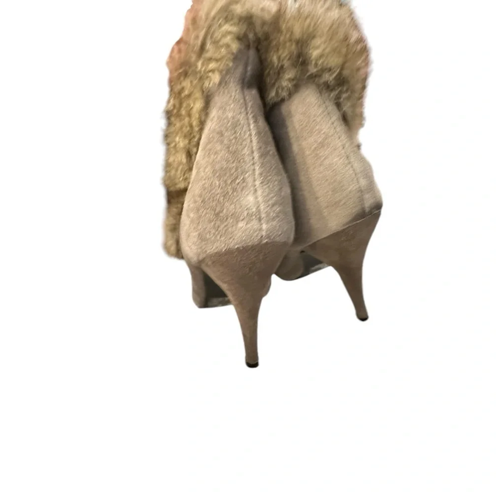 🔴 5 for $40 VINTAGE Genuine Suede, High Heel Booties with Faux Fur Trim Detail 8